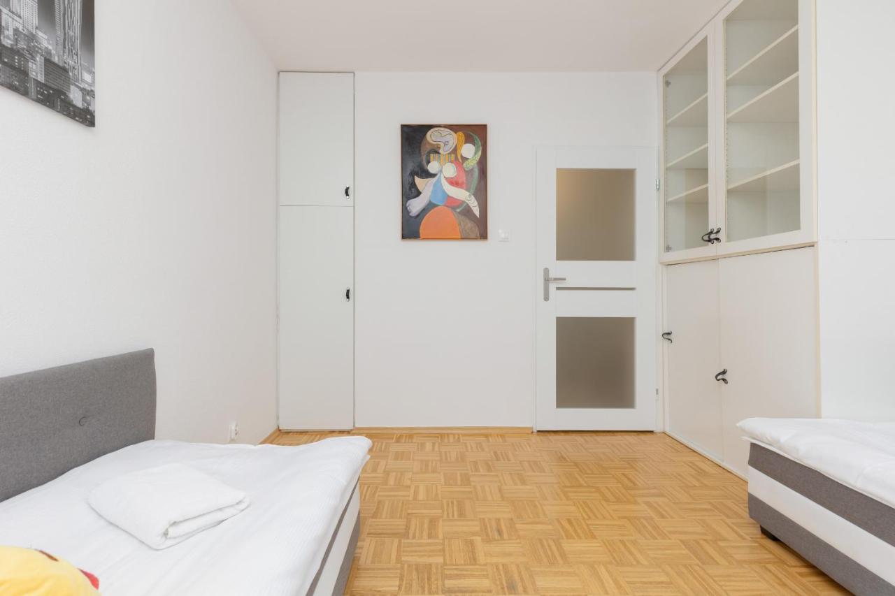 Family Bogatynska Bemowo By Renters *