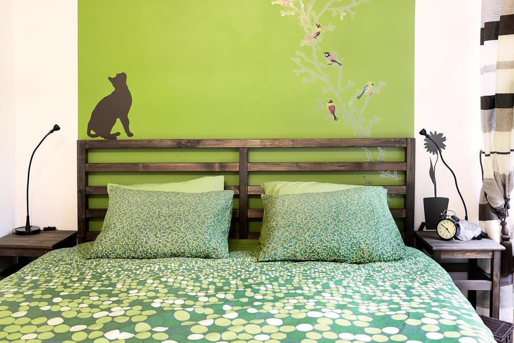Lovely Garden Flat Near Royal Park Warszawa