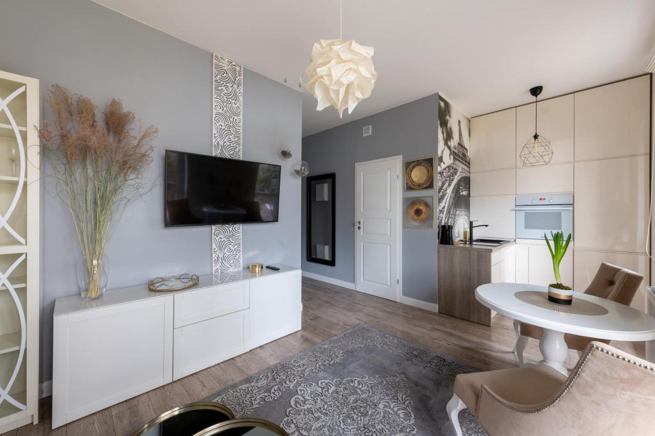 Good Apartments: Kierbedzia 6 With Free Parking And Garden Terrace Apartment Warsaw