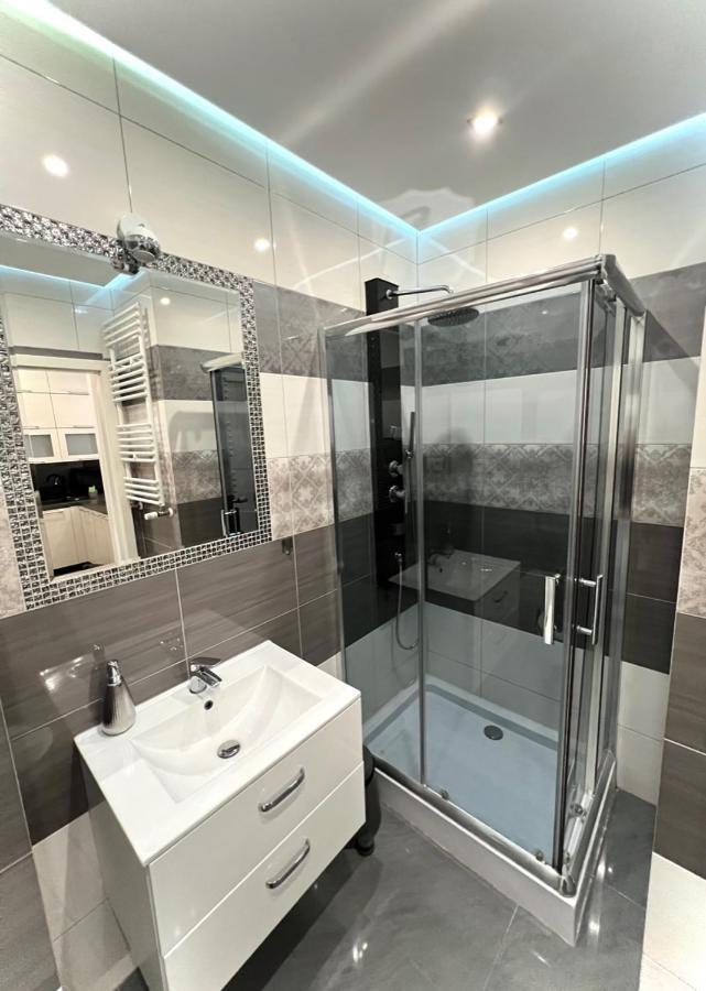 Wola Apartment *