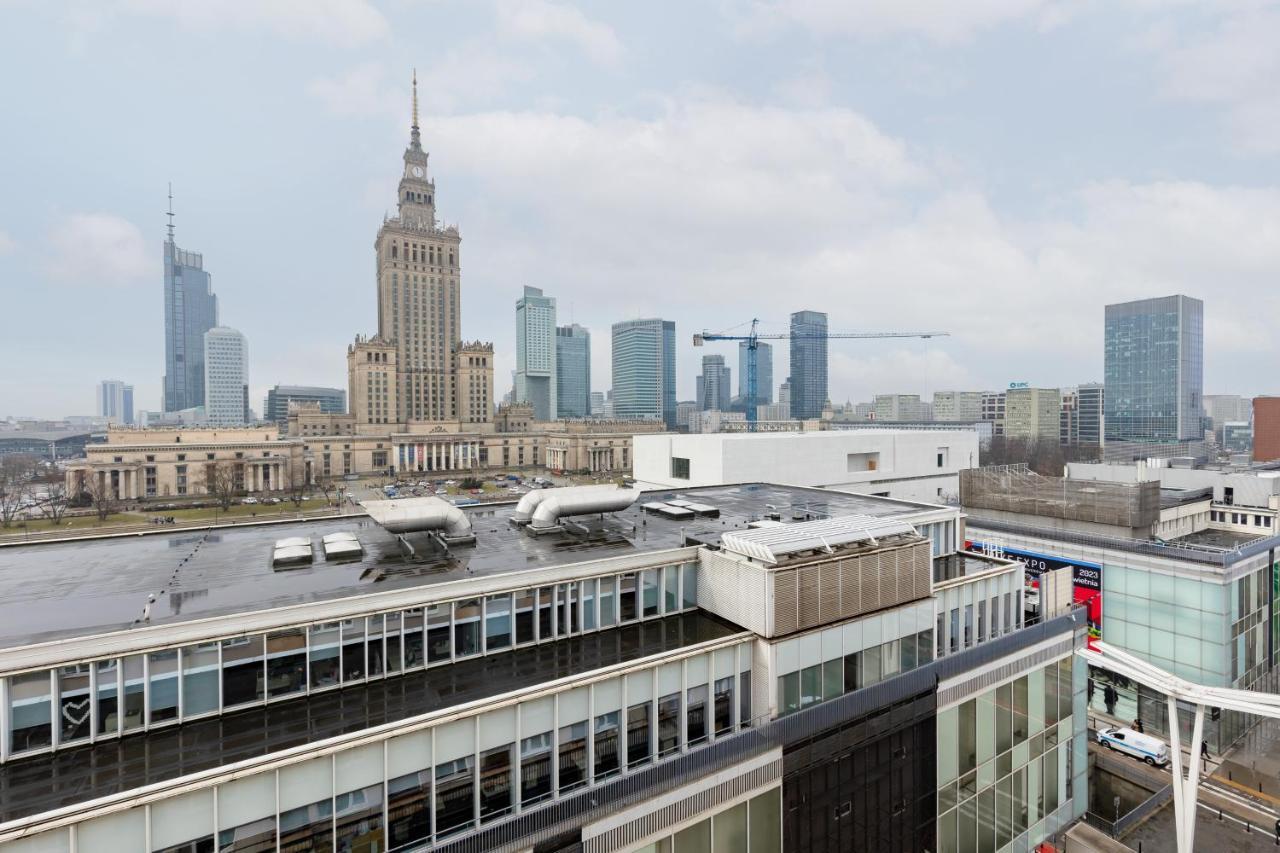Golden By Renters * Warsaw