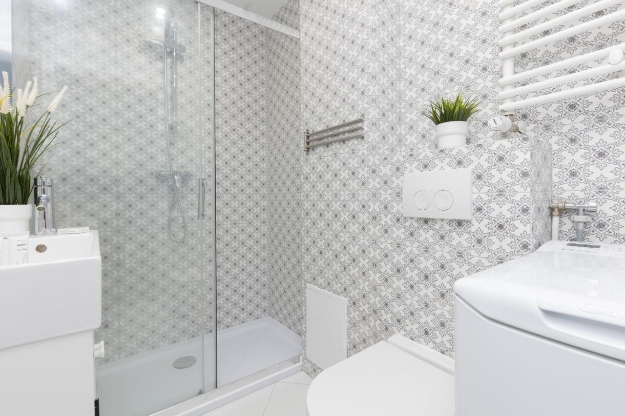 Golden By Renters Apartment *