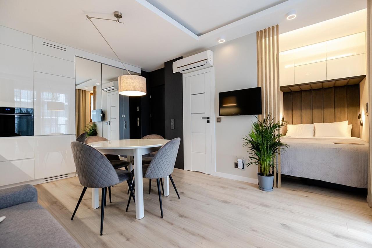 Apartamento Wola, Wi-fi, Smart Lock, Air Condition Varsóvia