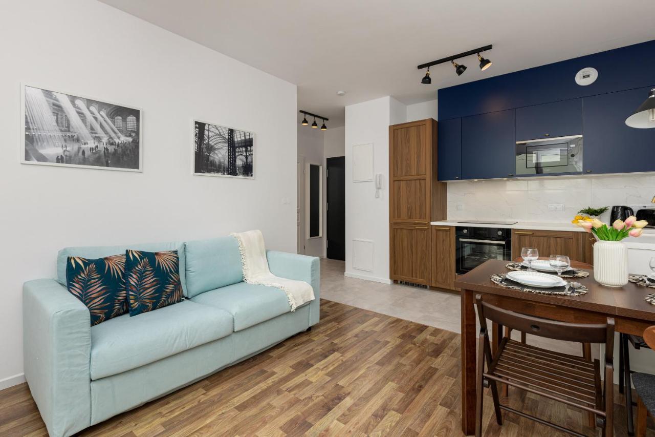 Apartment Stacja Wola With Parking By Renters *