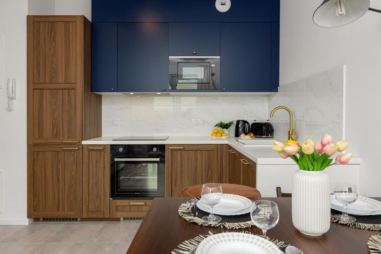 Apartment Stacja Wola With Parking By Renters