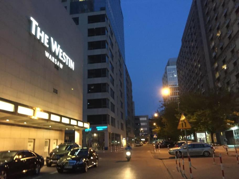 24h Check In, Aircon- Free Public Pool-fitness-sauna Apartment *
