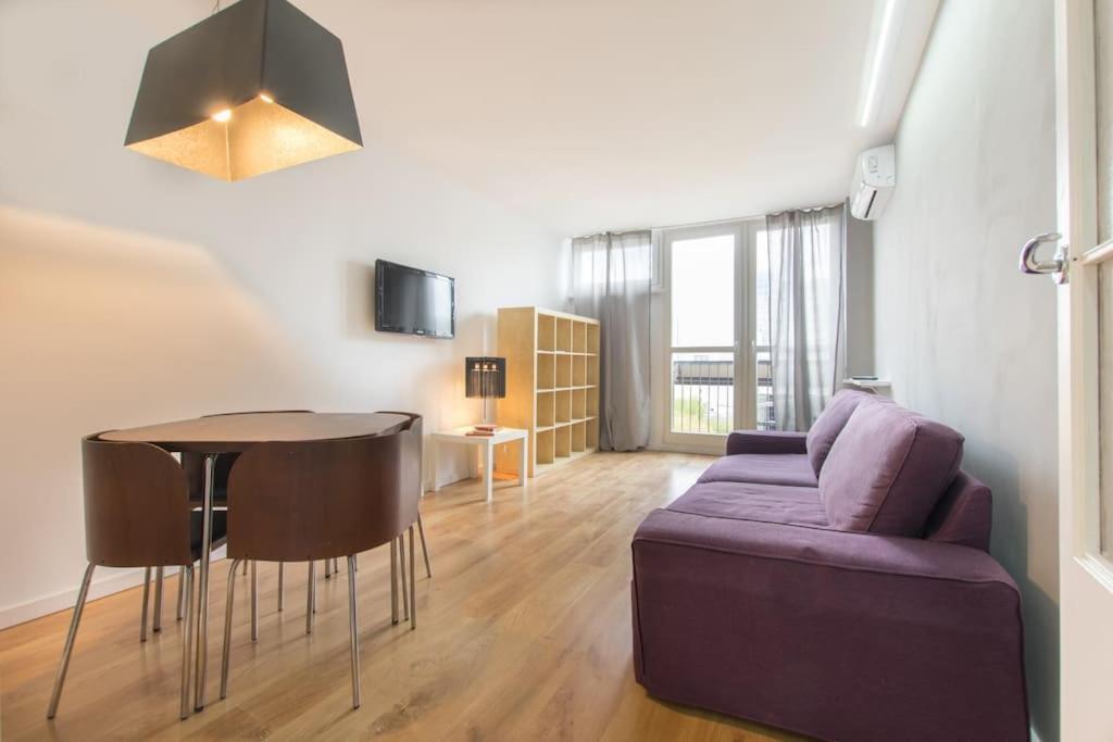 24h Check In, Aircon- Free Public Pool-fitness-sauna Warsaw