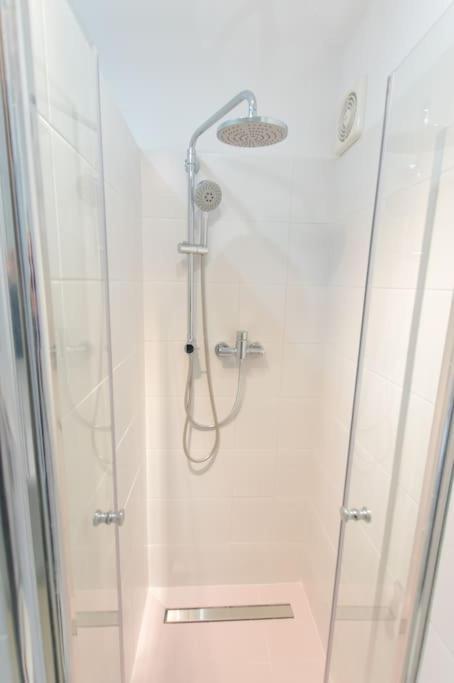 24h Check In, Aircon- Free Public Pool-fitness-sauna Apartment Warsaw