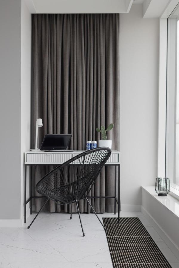 Apartment Luxurious Unique Tower With Skyline By Renters Prestige *