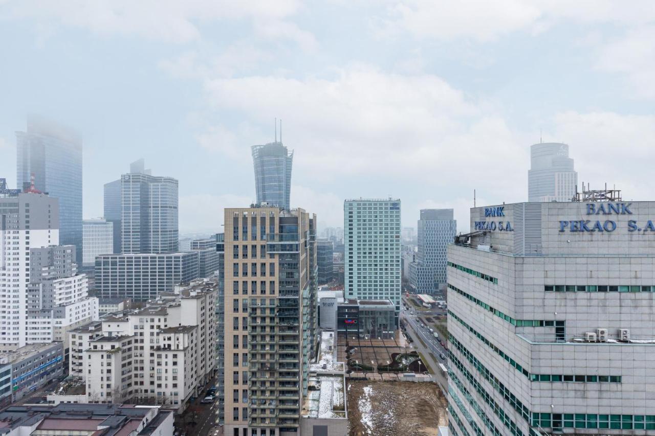 Căn hộ Luxurious Unique Tower With Skyline By Renters Prestige