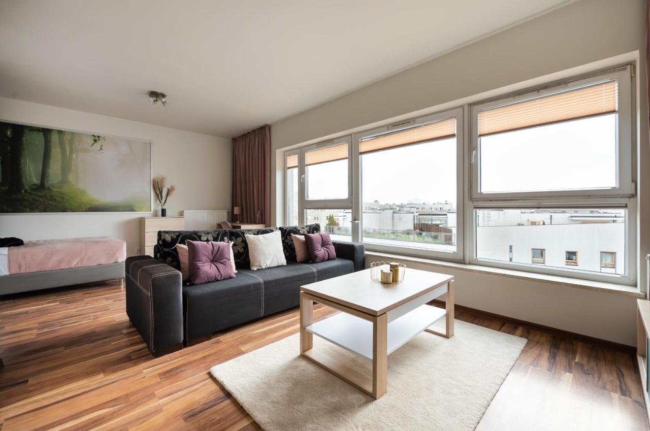 Apartment Wola 8th Floor Rose Warsaw