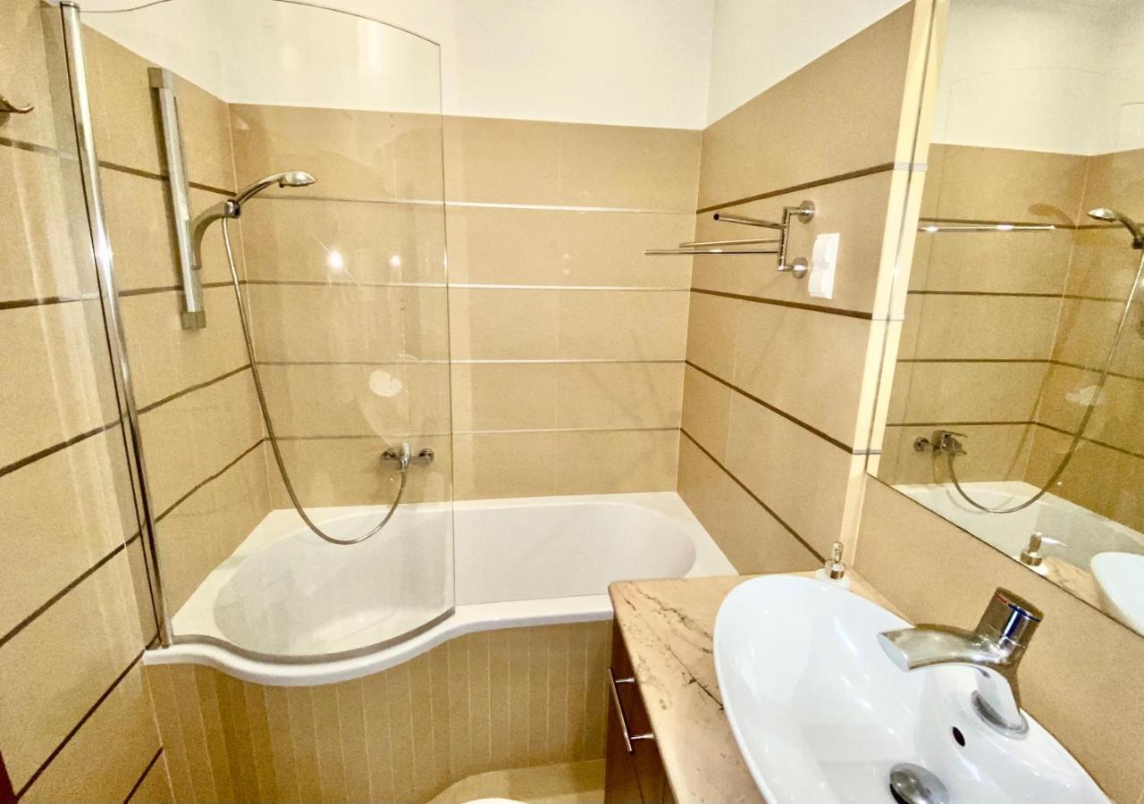 Apartment Project Comfort Apartament Gieldowa 4c/95 Wola-srodmiescie *