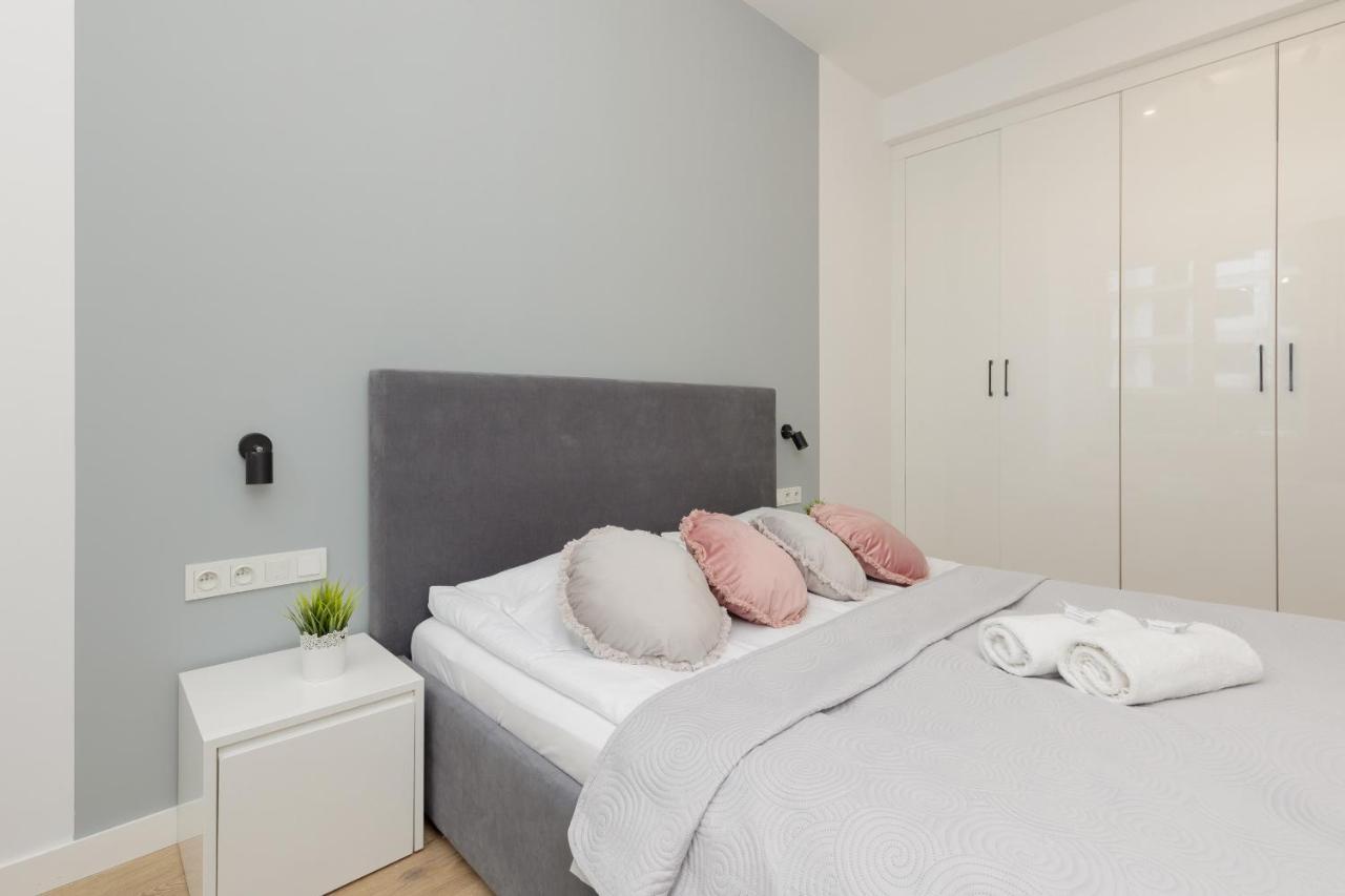 Wola Pet-friendly With Ac Slawinska By Renters Apartment
