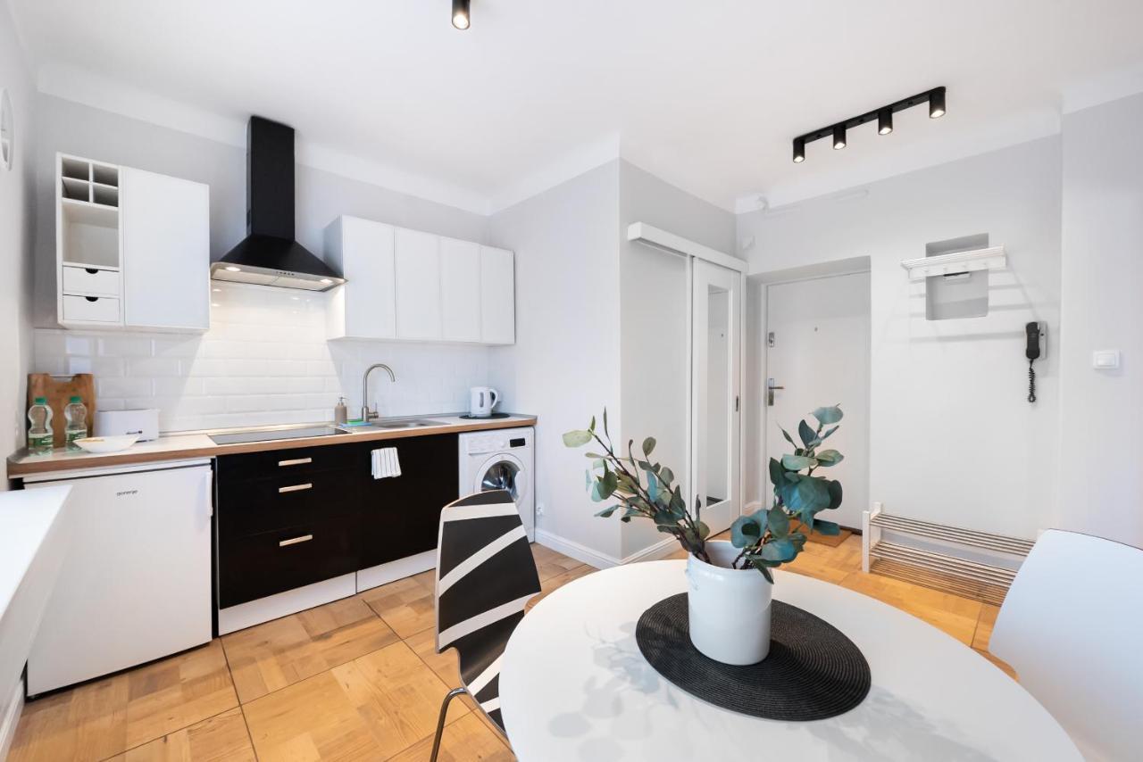 Metro Ratusz Arsenal Designer Apartamento Varsóvia
