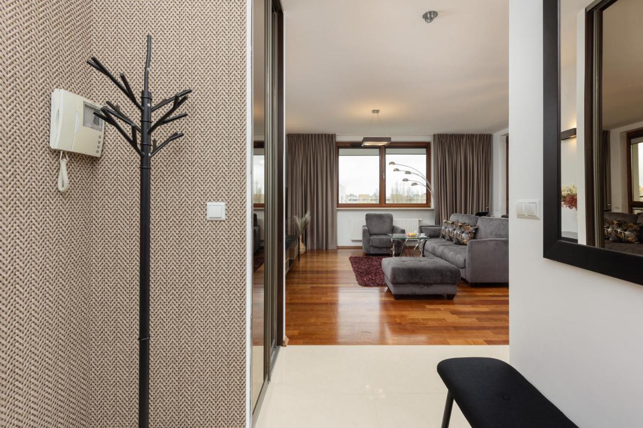 Mokotow Obrzezna By Renters *
