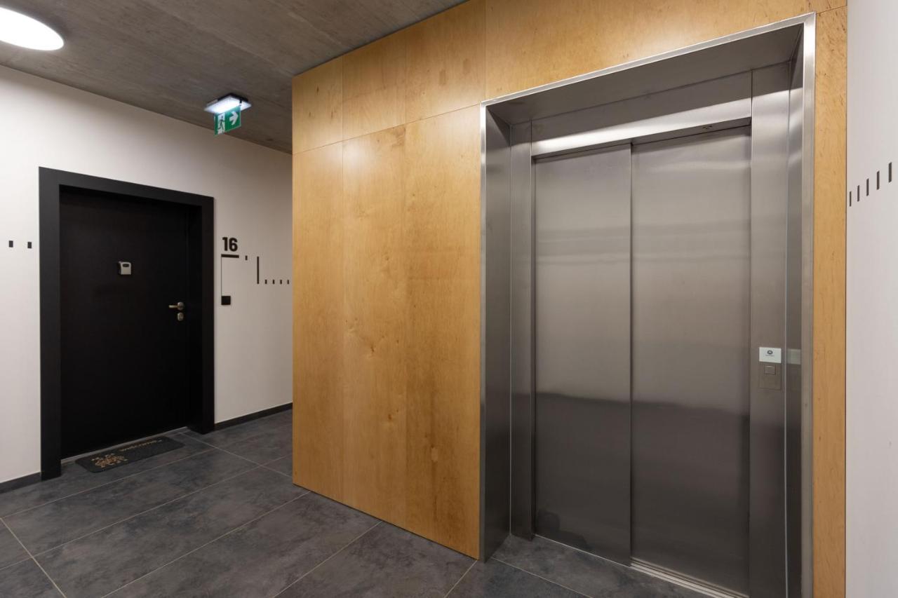 Apartment Stacja Wola With Parking By Renters