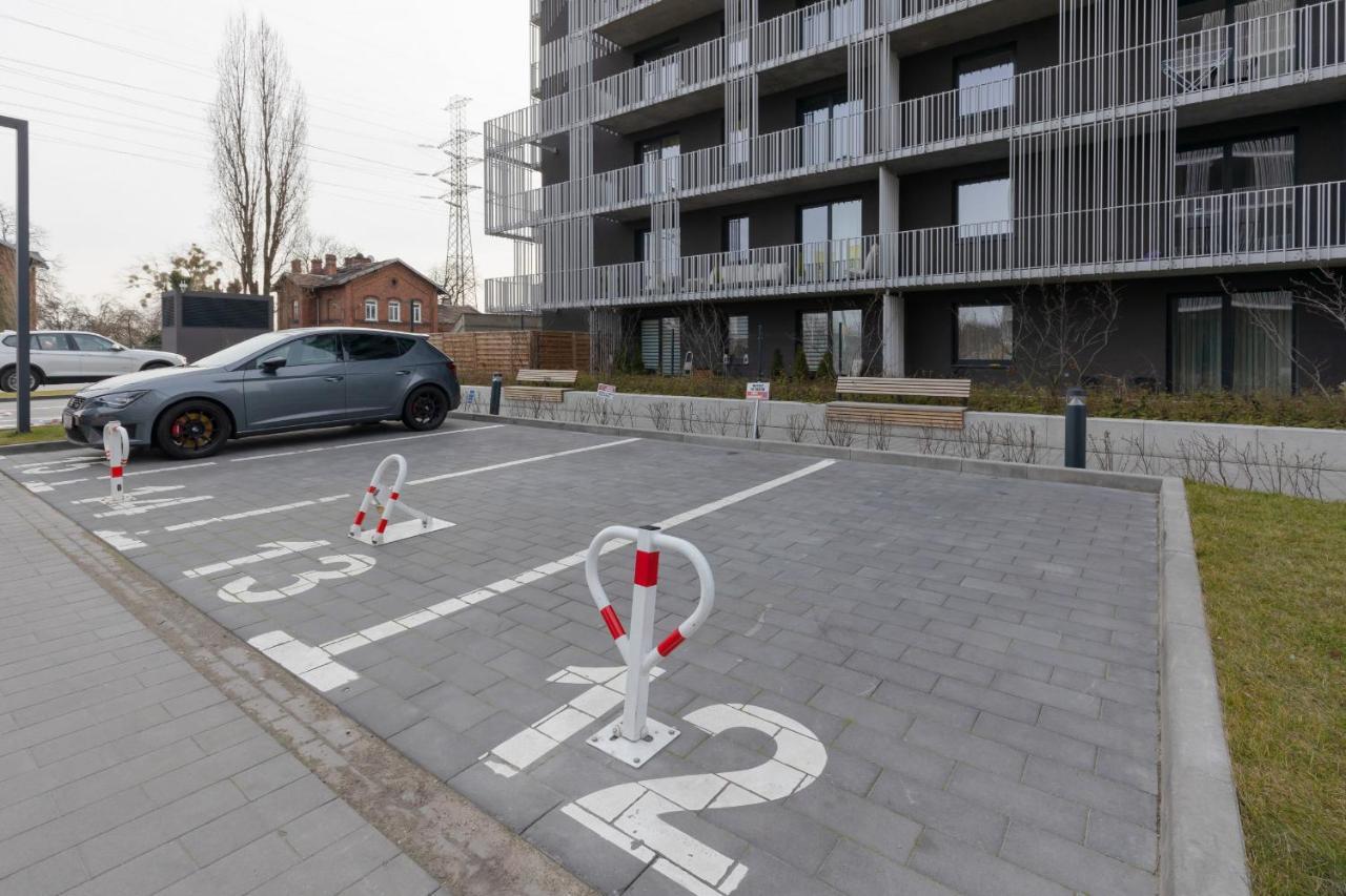 Stacja Wola With Parking By Renters Warsaw