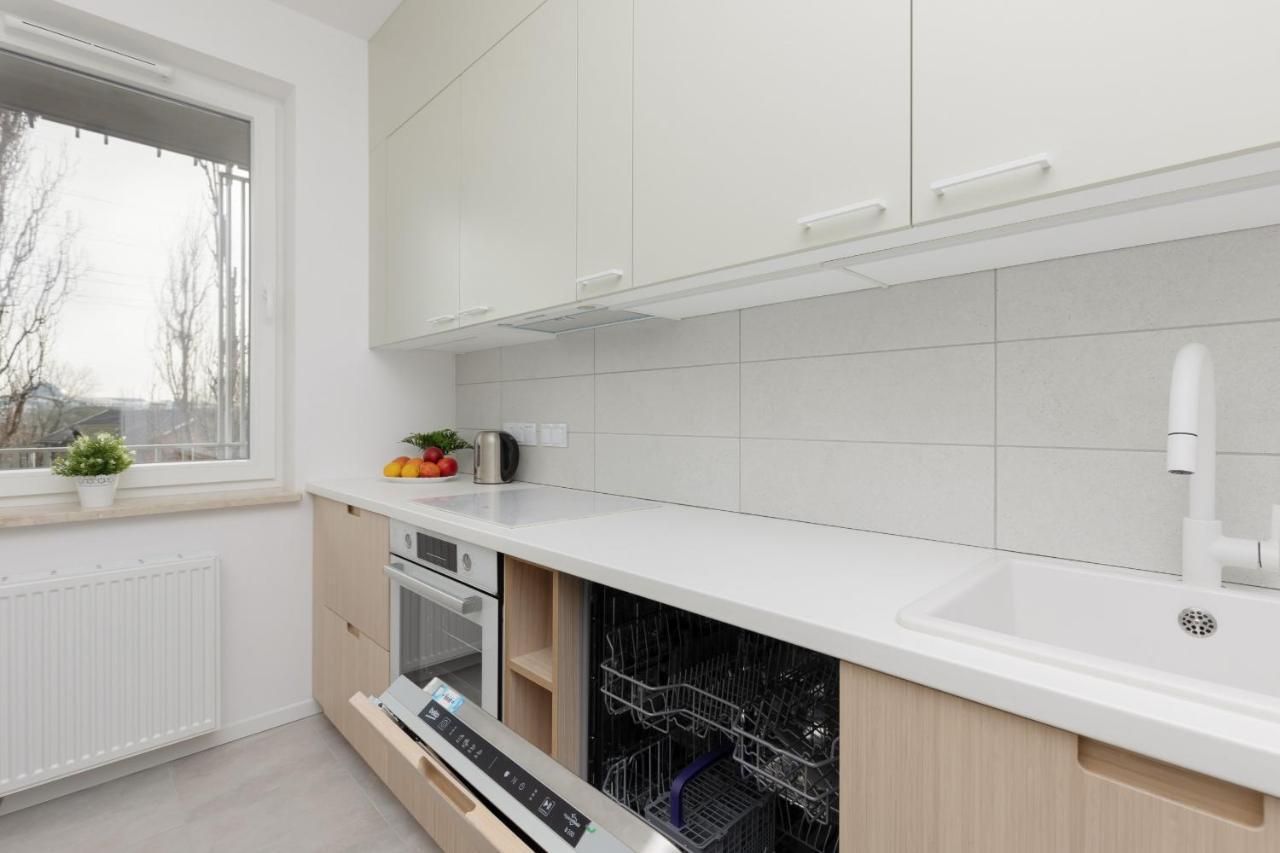 Stacja Wola With Parking By Renters Apartment Warsaw
