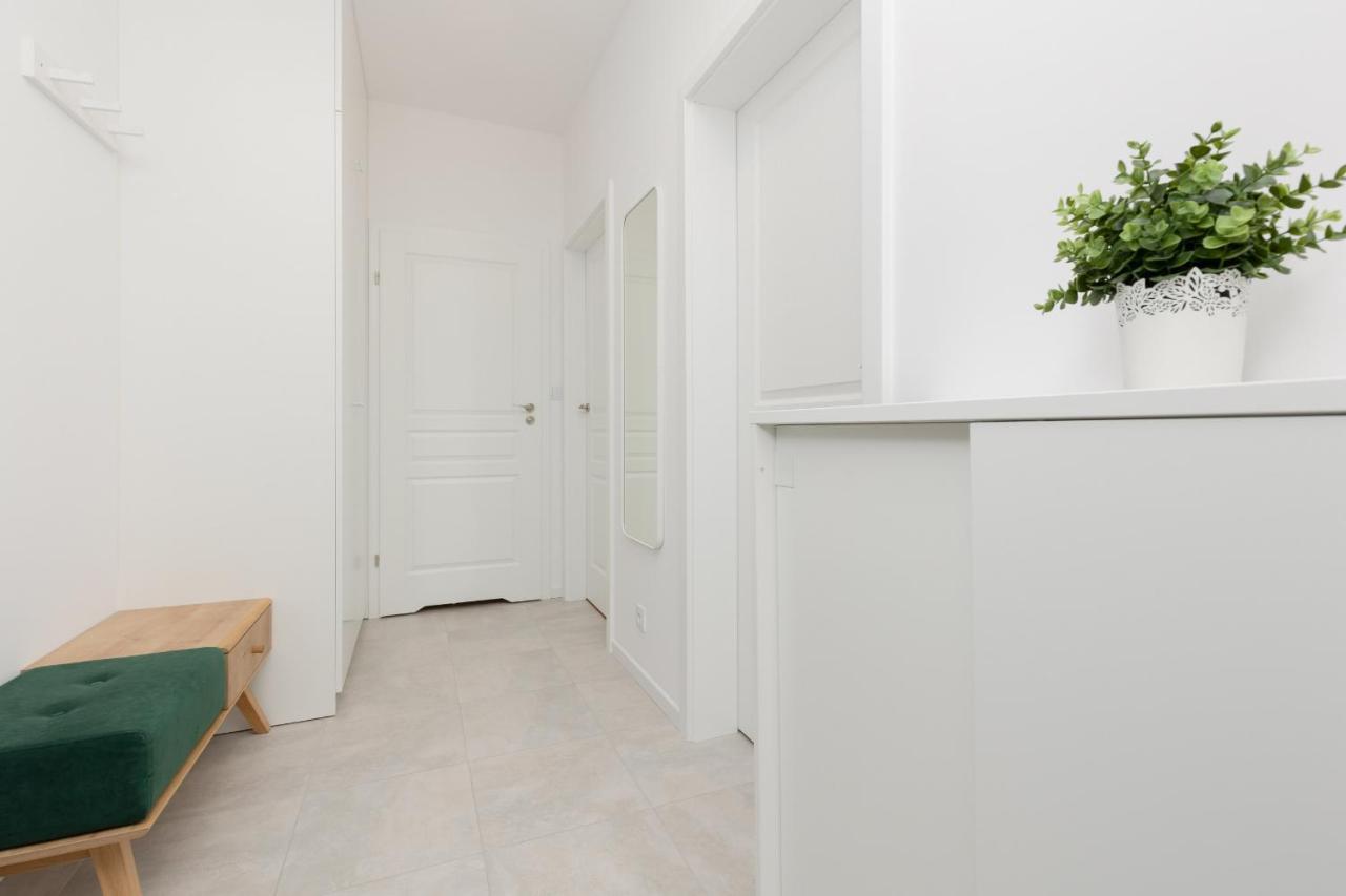 Stacja Wola With Parking By Renters * Warsaw