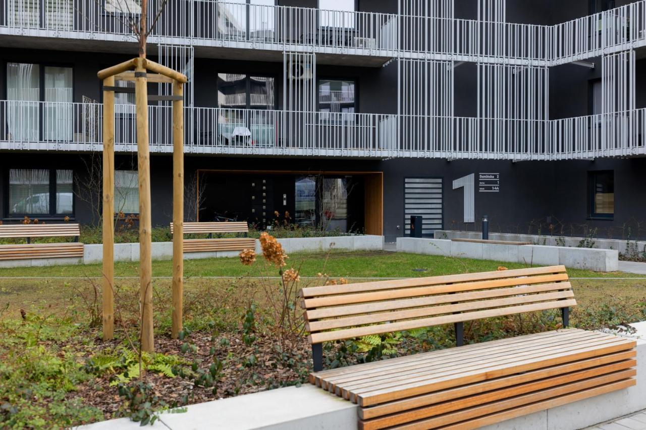 Stacja Wola With Parking By Renters