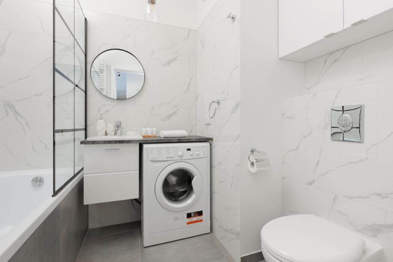 Apartment Cozy With Parking In The 19th District By Renters Warsaw