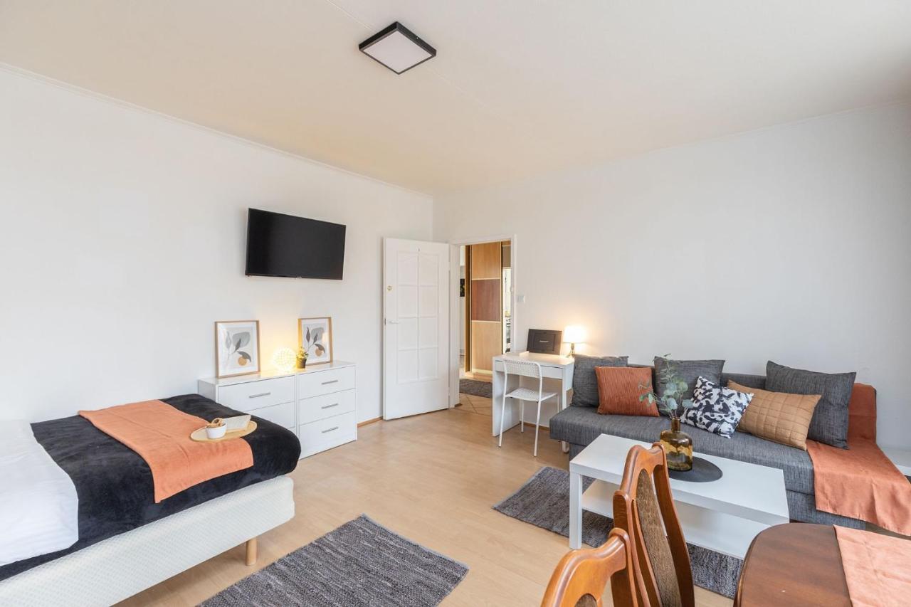 Room, Pirenejska 20 Cozy Apartamento Varsóvia