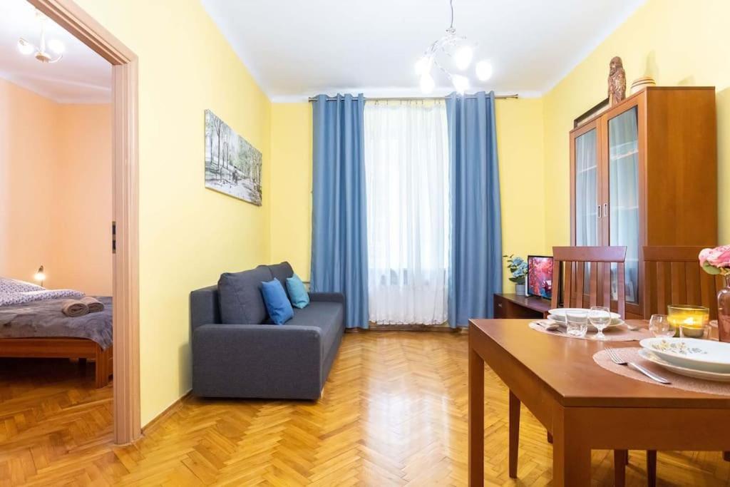 Apartment Swietojanska 19, Old Town/100 M From Royal Castle *