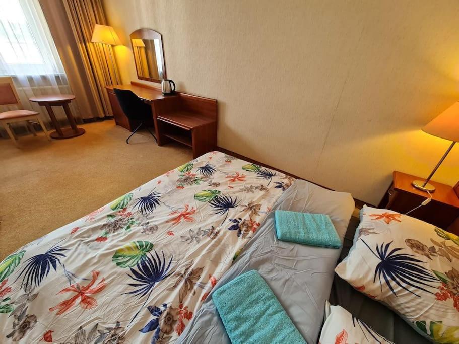 10q - Z6 706 Apartamento *