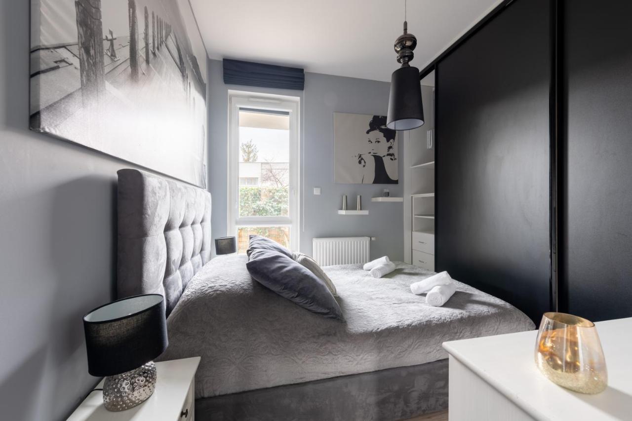Good Apartments: Kierbedzia 6 With Free Parking And Garden Terrace Apartment