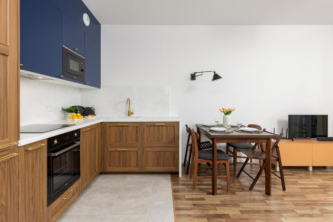 Stacja Wola With Parking By Renters Apartment