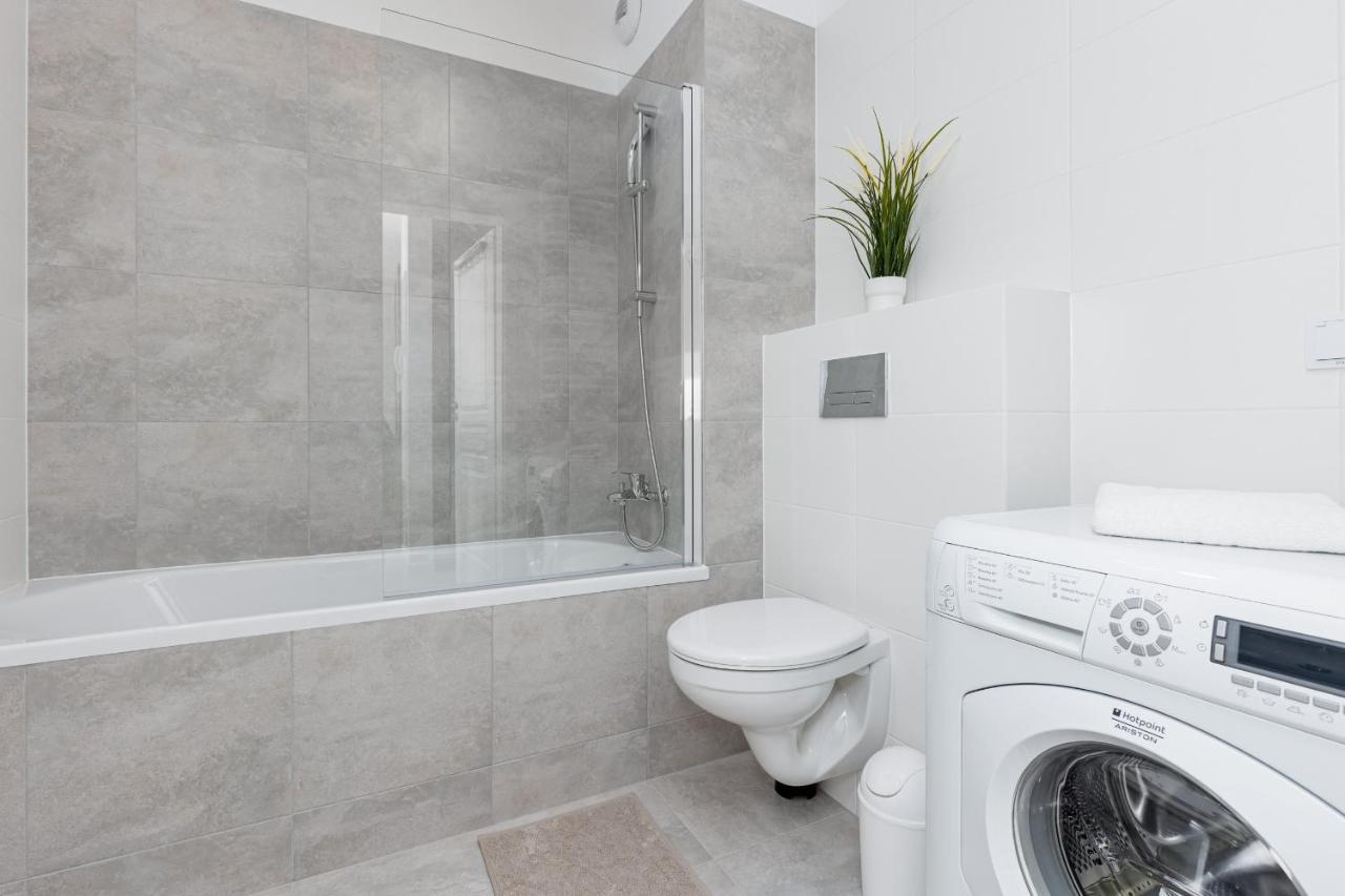 Apartment Stacja Wola With Parking By Renters *