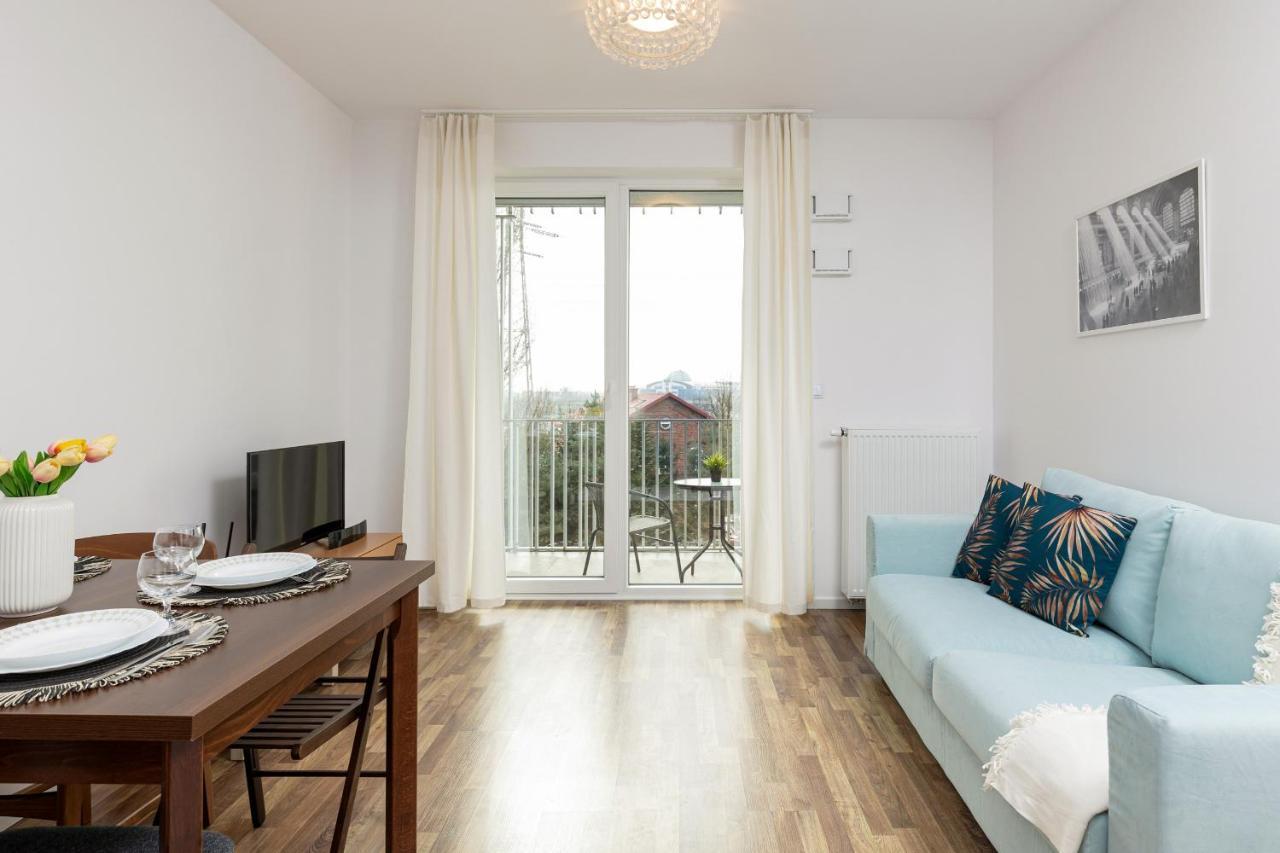 Apartment Stacja Wola With Parking By Renters Warsaw
