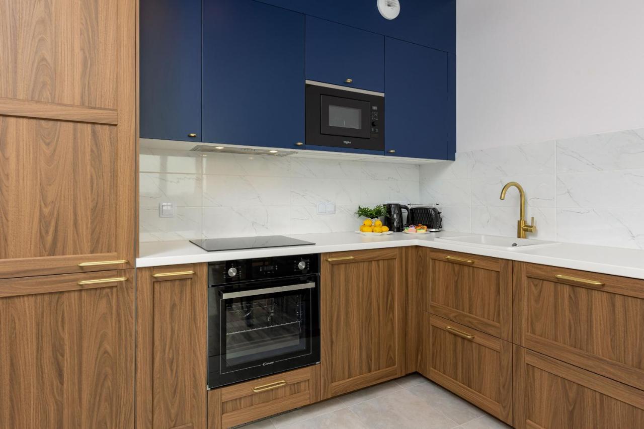 Apartment Stacja Wola With Parking By Renters