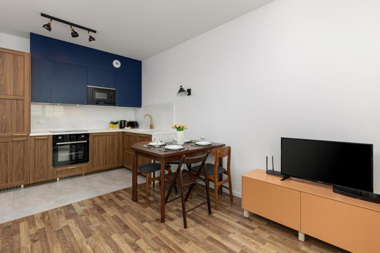 Stacja Wola With Parking By Renters