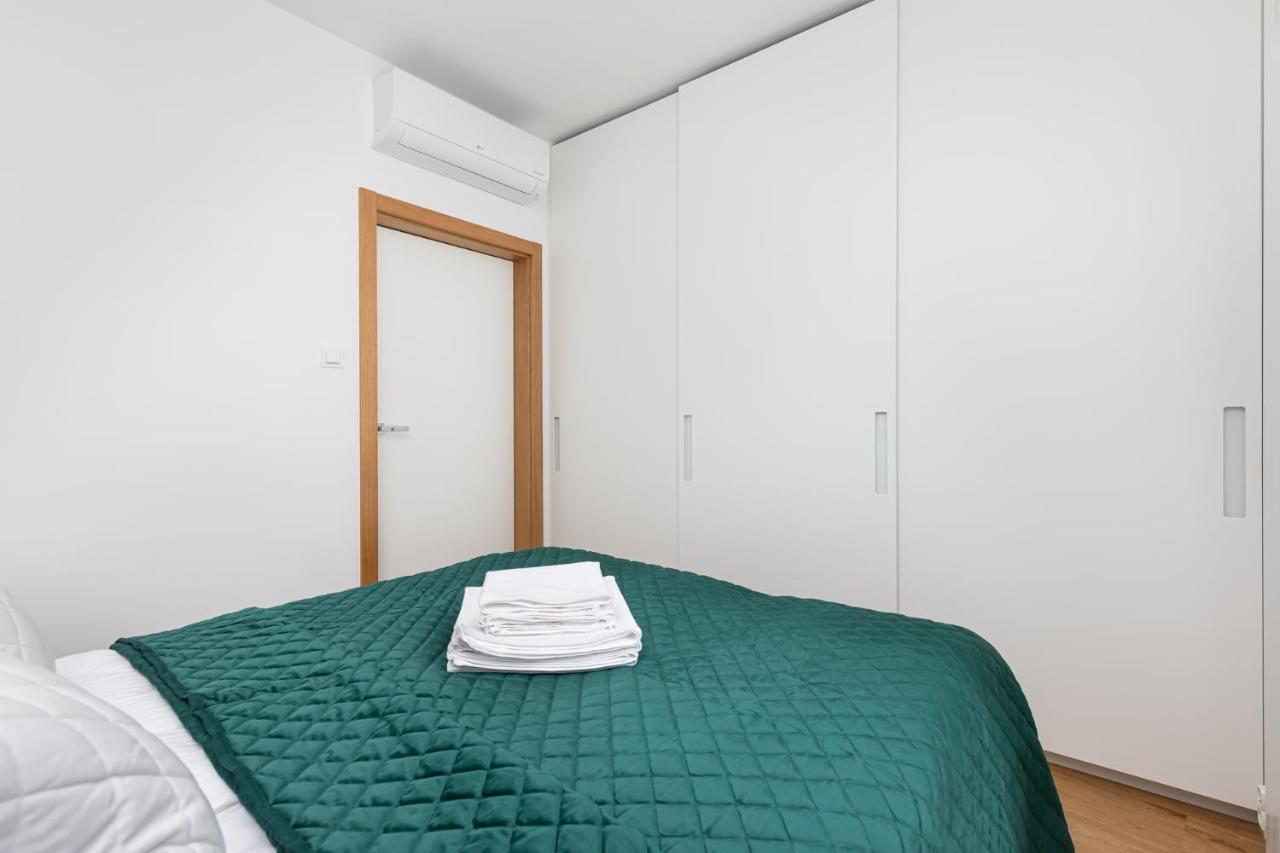 Ecru Luxurious In Port Praski With Balcony Wwa35 * Warszawa