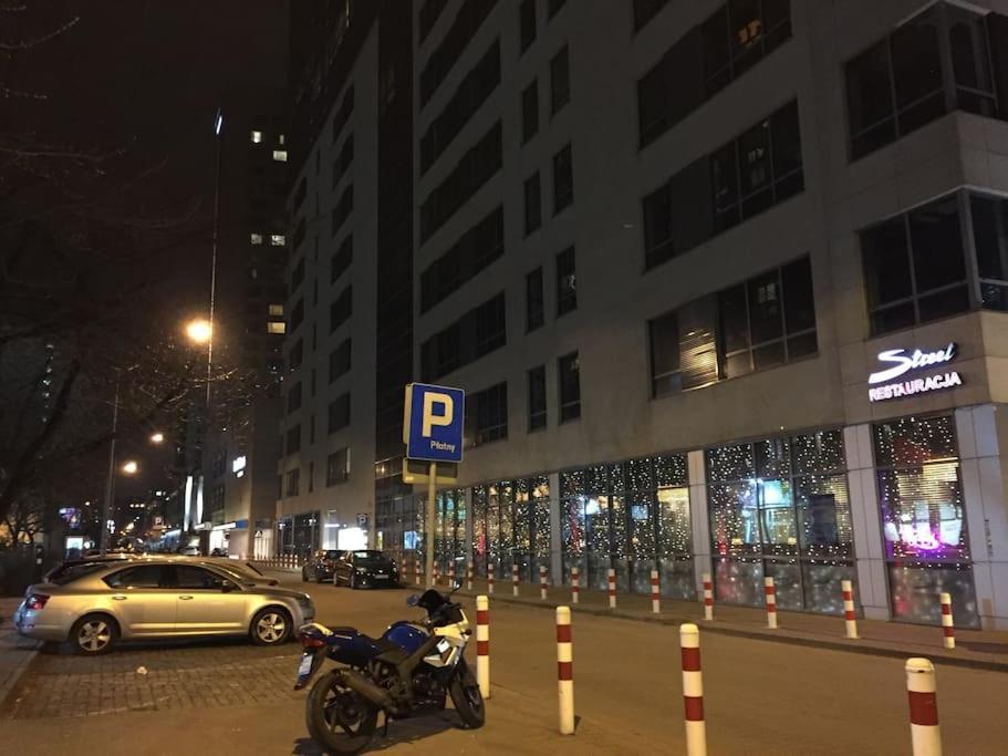 24h Check In, Aircon- Free Public Pool-fitness-sauna Apartment *