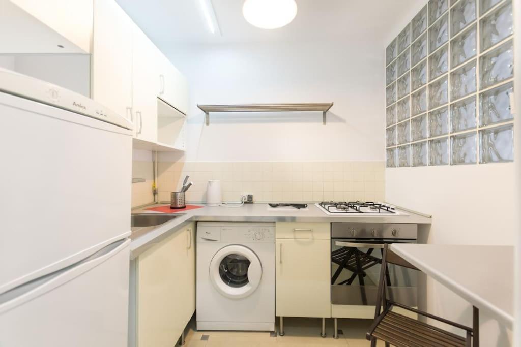24h Check In, Aircon- Free Public Pool-fitness-sauna * Warsaw
