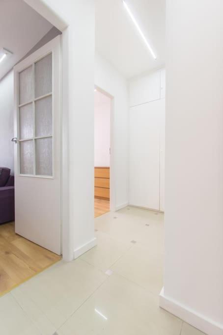 24h Check In, Aircon- Free Public Pool-fitness-sauna Apartment