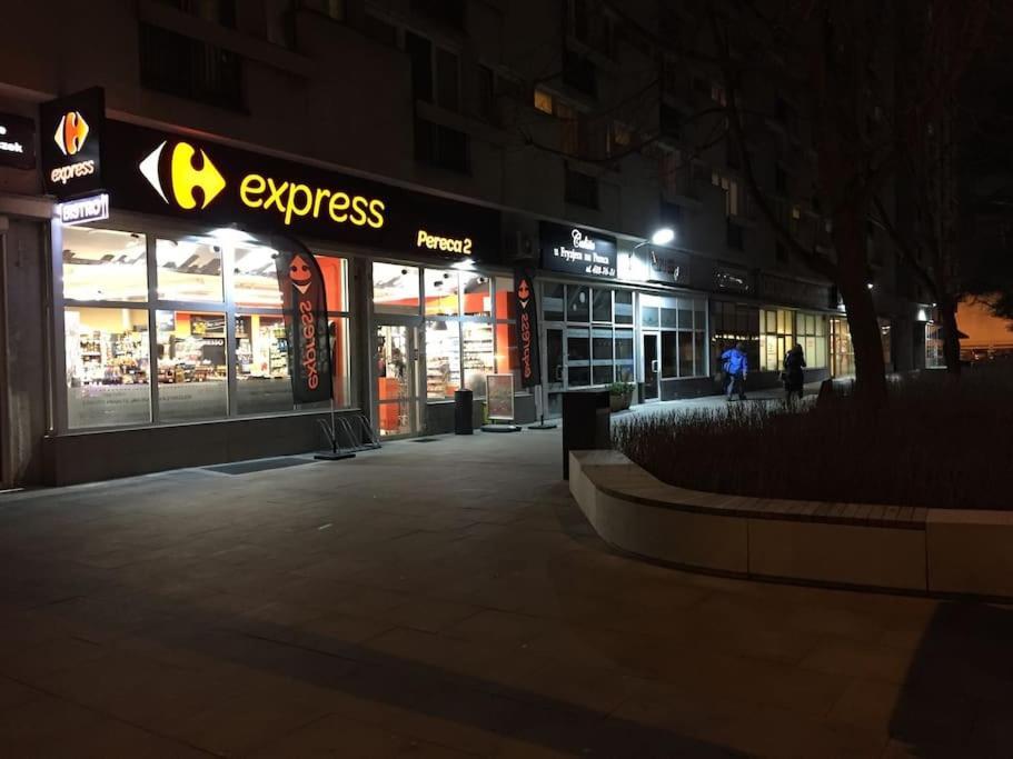 24h Check In, Aircon- Free Public Pool-fitness-sauna Warsaw