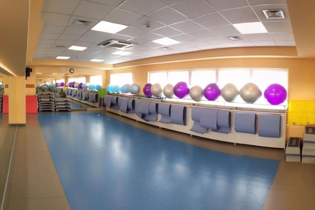 24h Check In, Aircon- Free Public Pool-fitness-sauna *