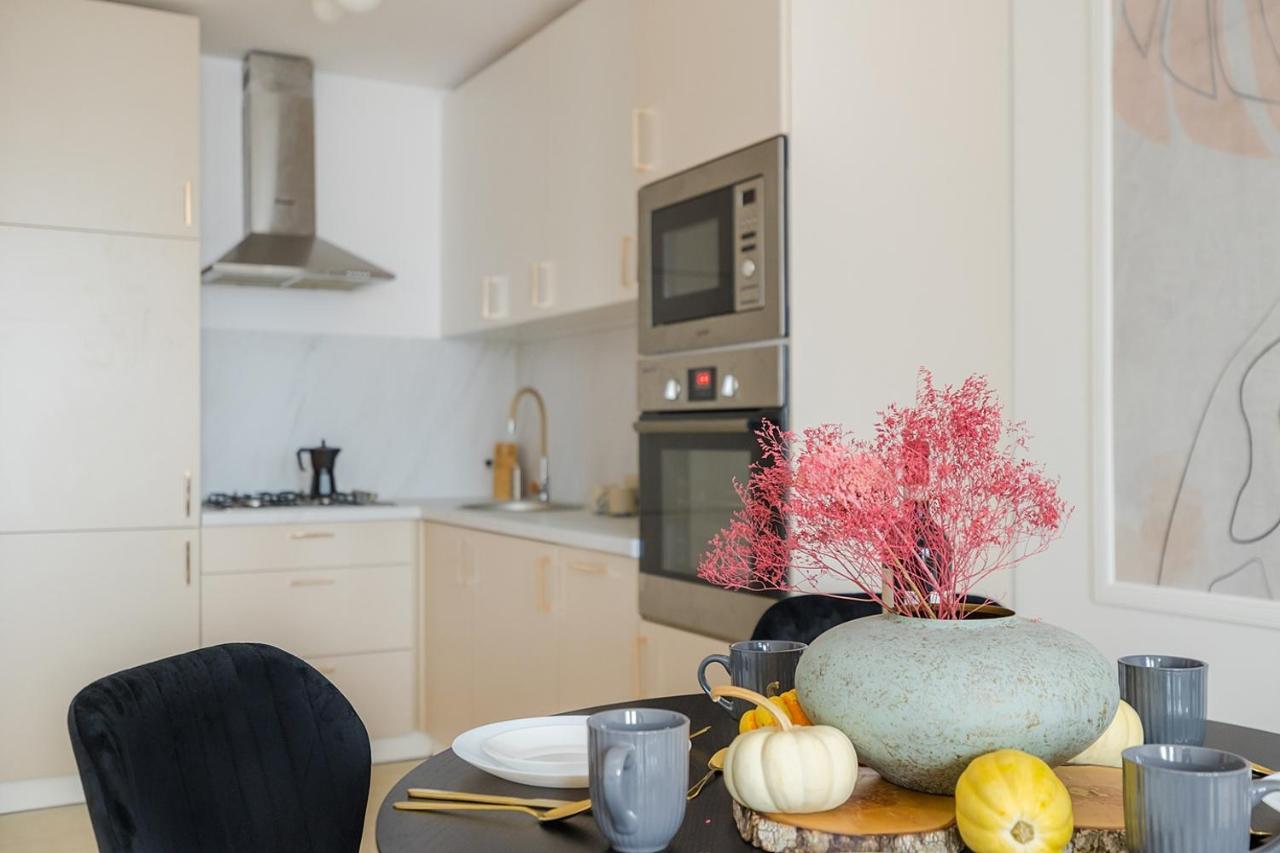 Apartment Dja Chlodna, Wola Warschau