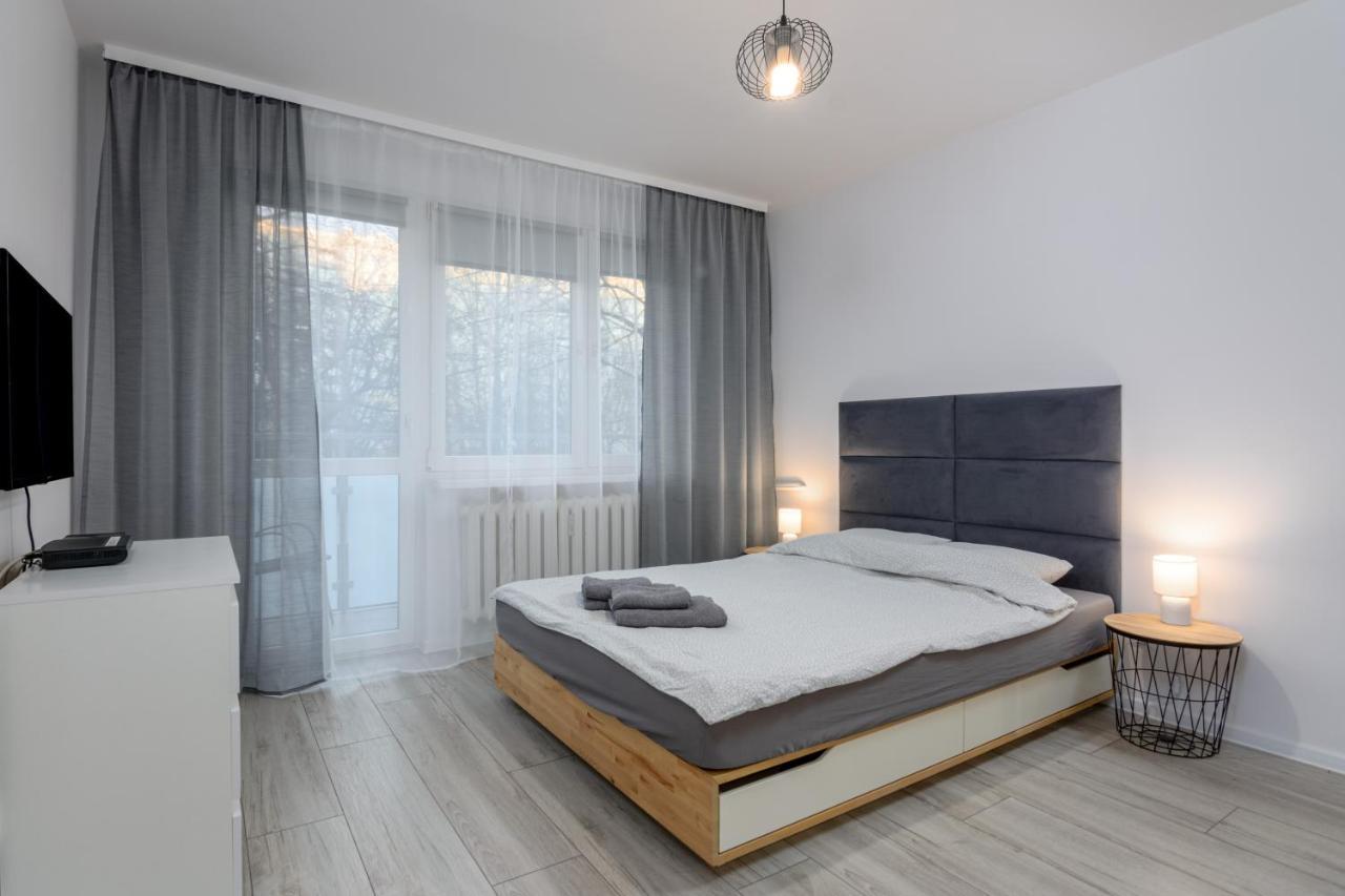 Apartment Andersena Modern B - 10 Min Cmkp - 5 Min Metro - 15 Min Center *