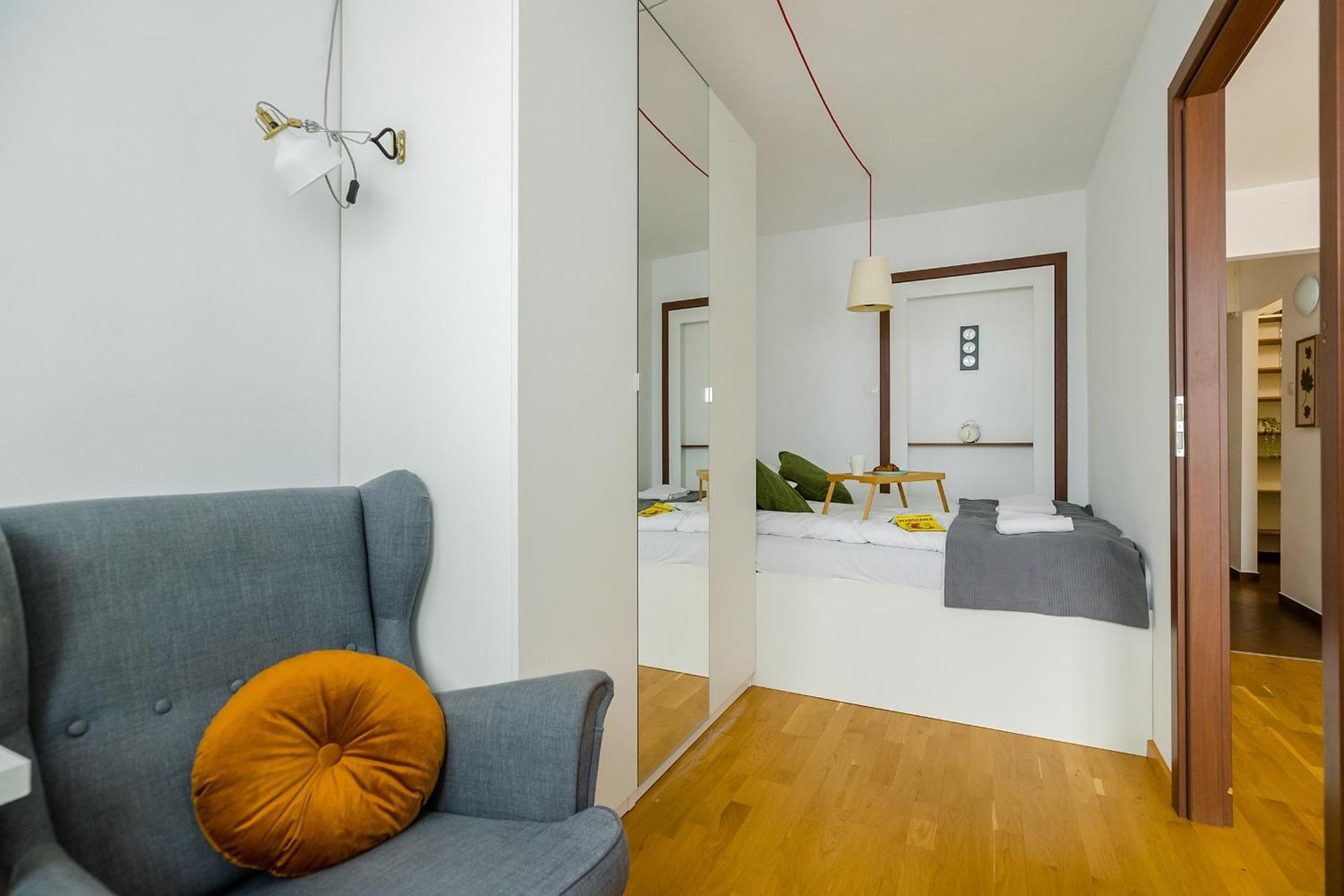 Shortstaypoland Grzybowska Apartament *