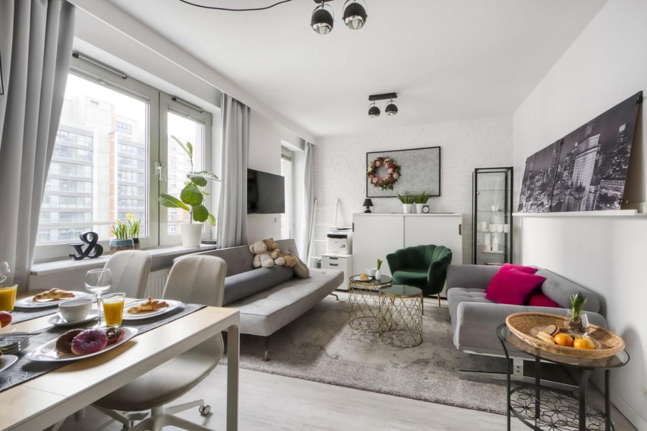 Flower Apartment