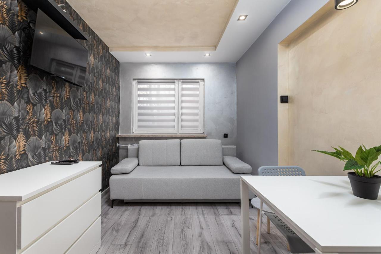 Czerniakowska 40 By Homeprime Apartment