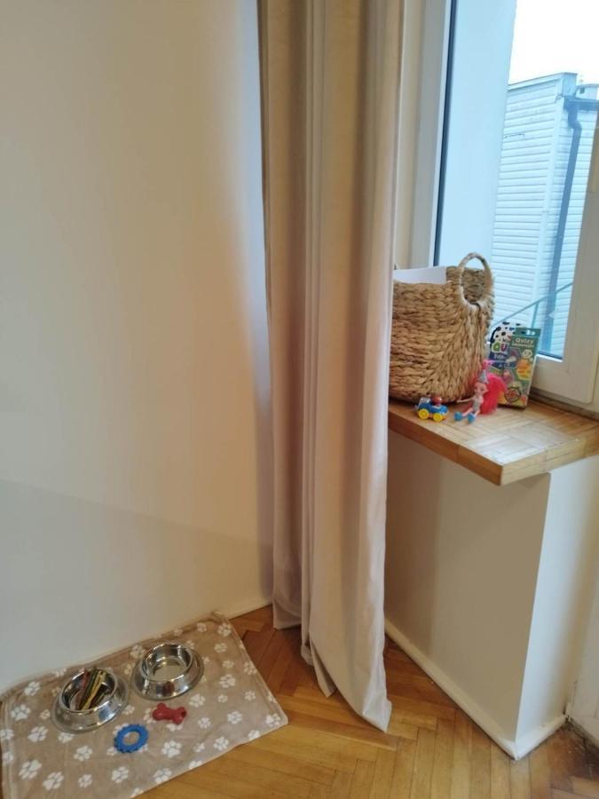 Pokoje, Na Wlochach, Ul. Nieduza Warszawa