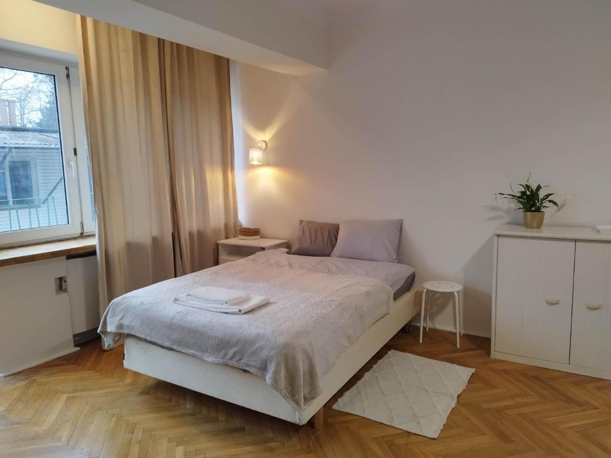 Kwatera prywatna Pokoje, Na Wlochach, Ul. Nieduza Warszawa