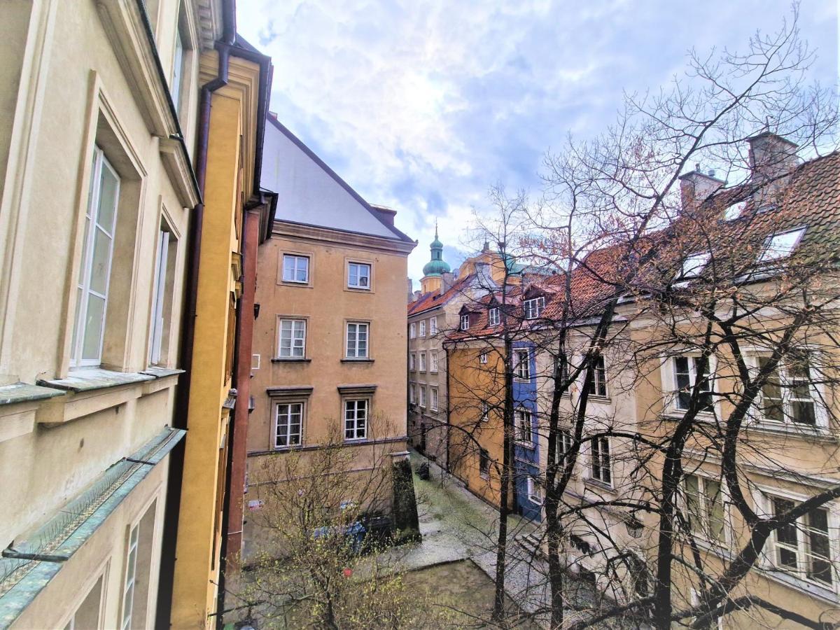 J&w Swietojanska Guest house Warsaw