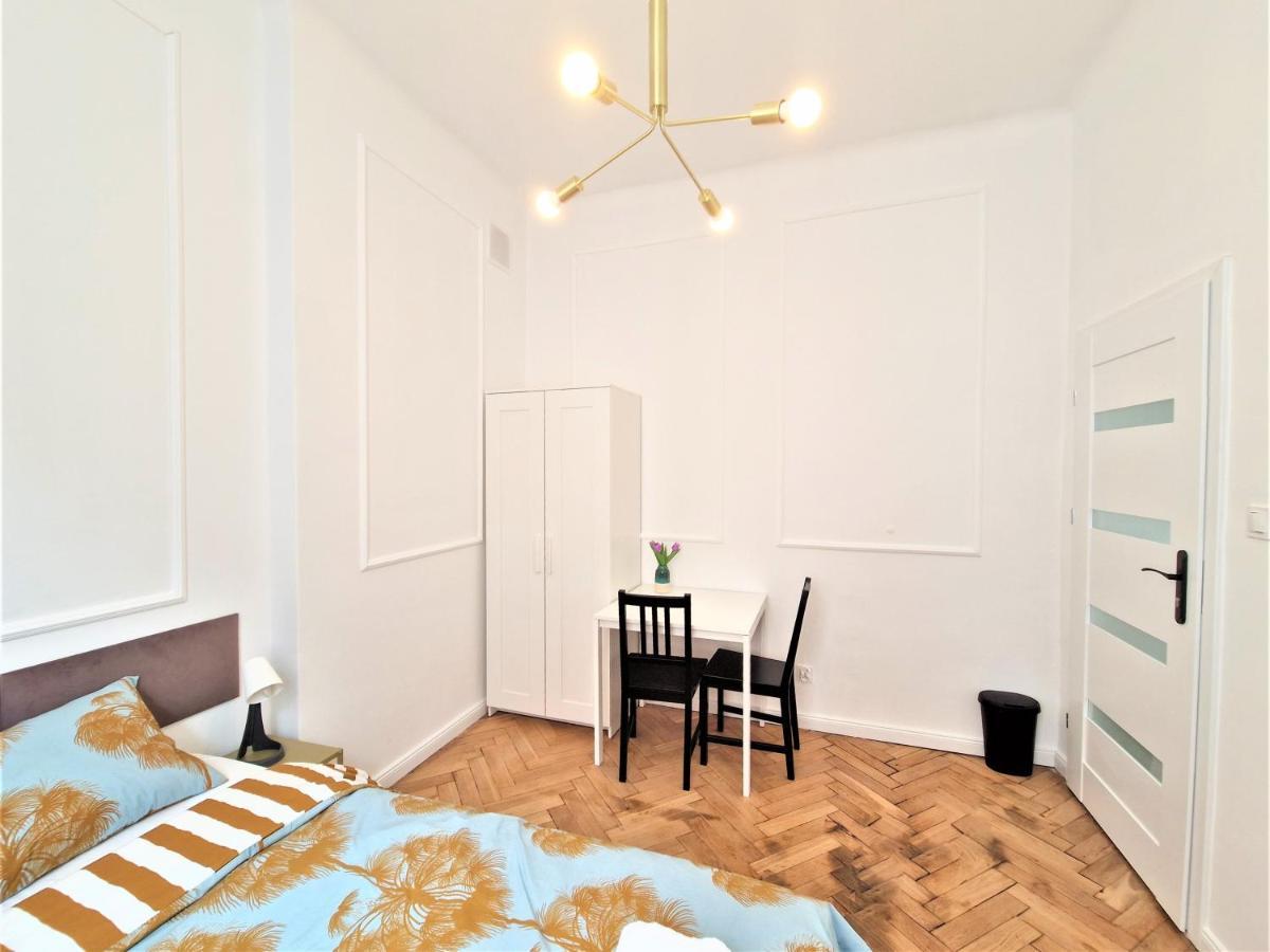 J&w Swietojanska Guest house Warsaw