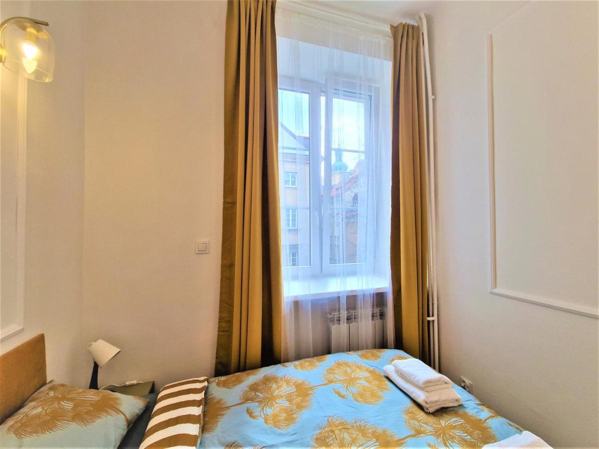 J&w Swietojanska Guest house Warsaw